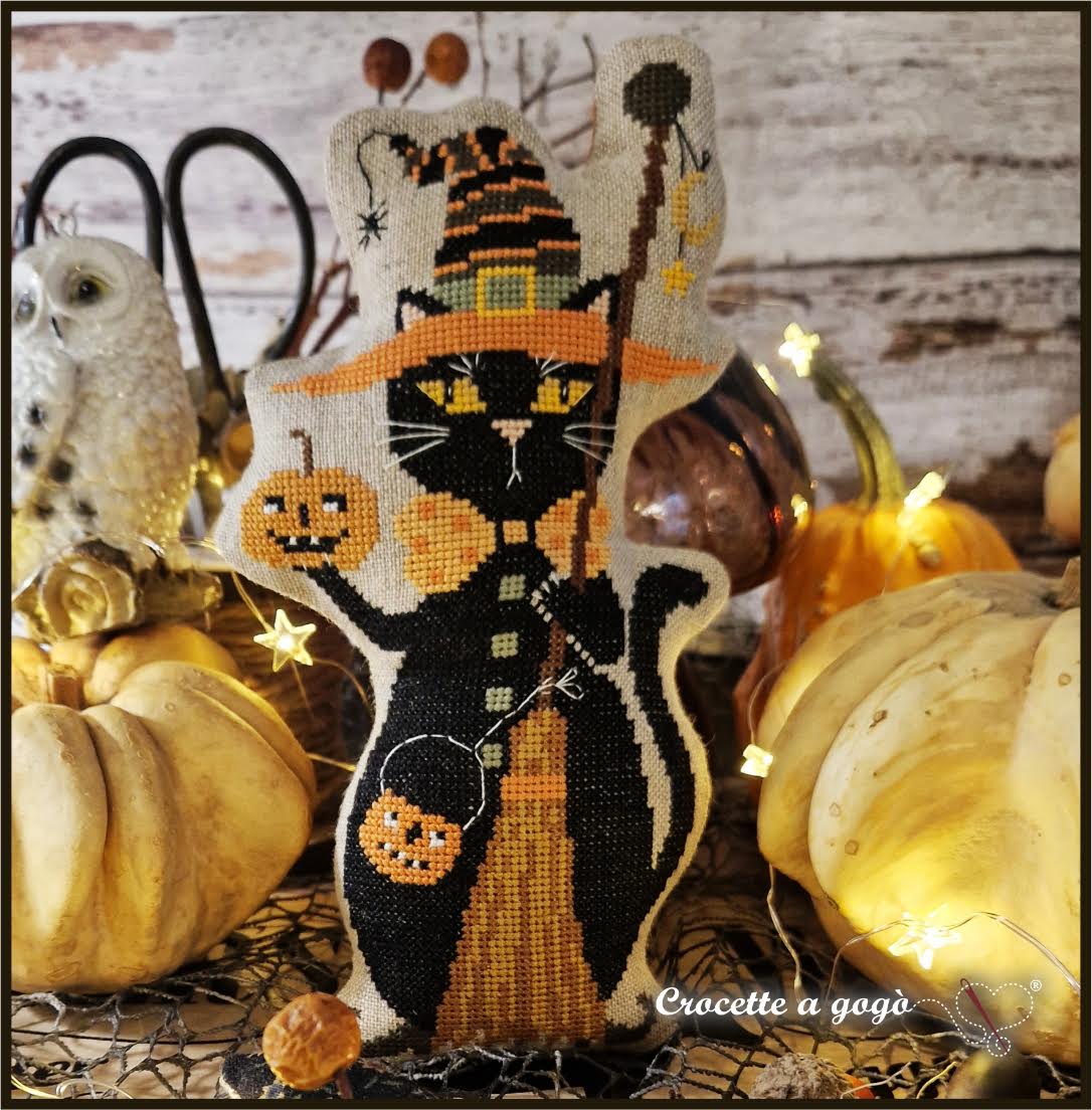 Black Cat Cross Stitch by Crocette A Gogò - Paper Pattern
