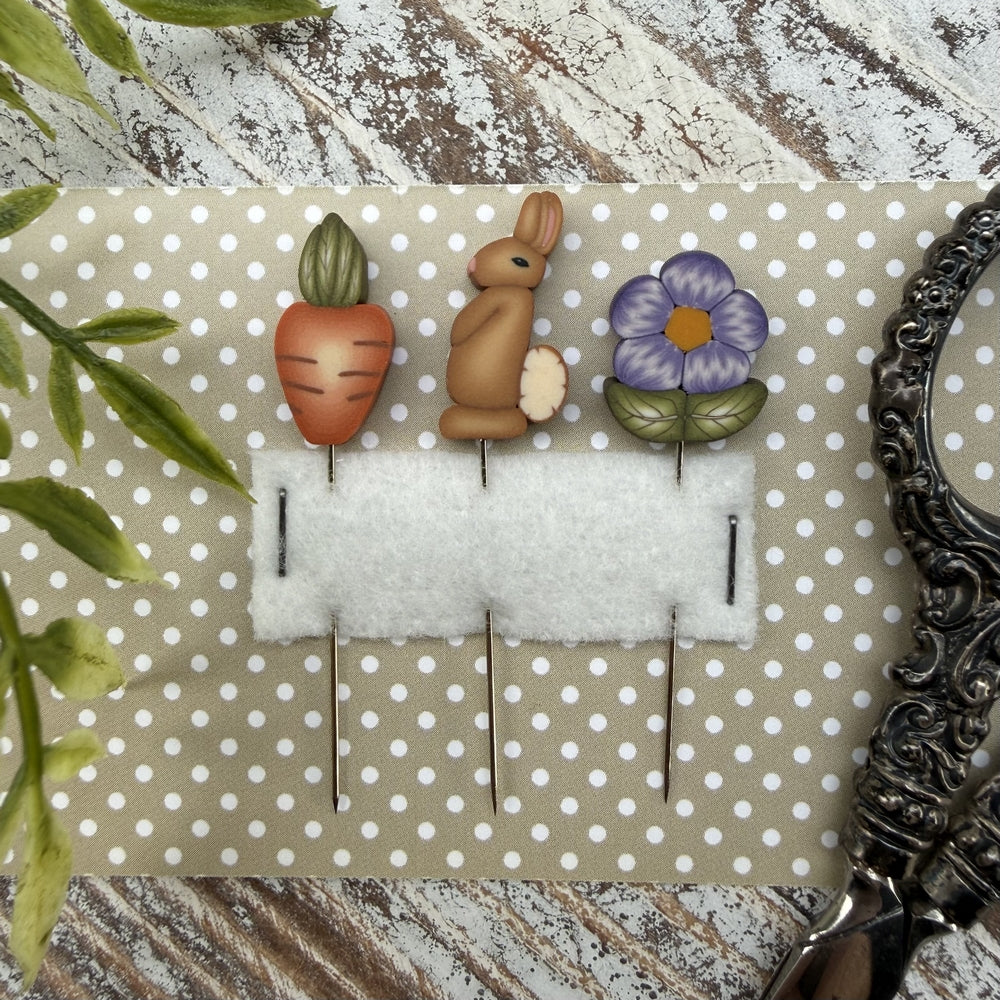 Carrot Party Pin Pack from Puntini Puntini