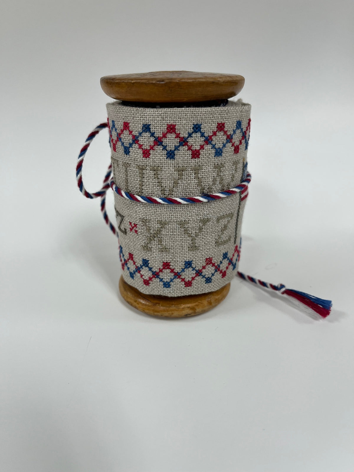 Patriotic Spool Cross Stitch by Jeannette Douglas Designs - Paper Pattern