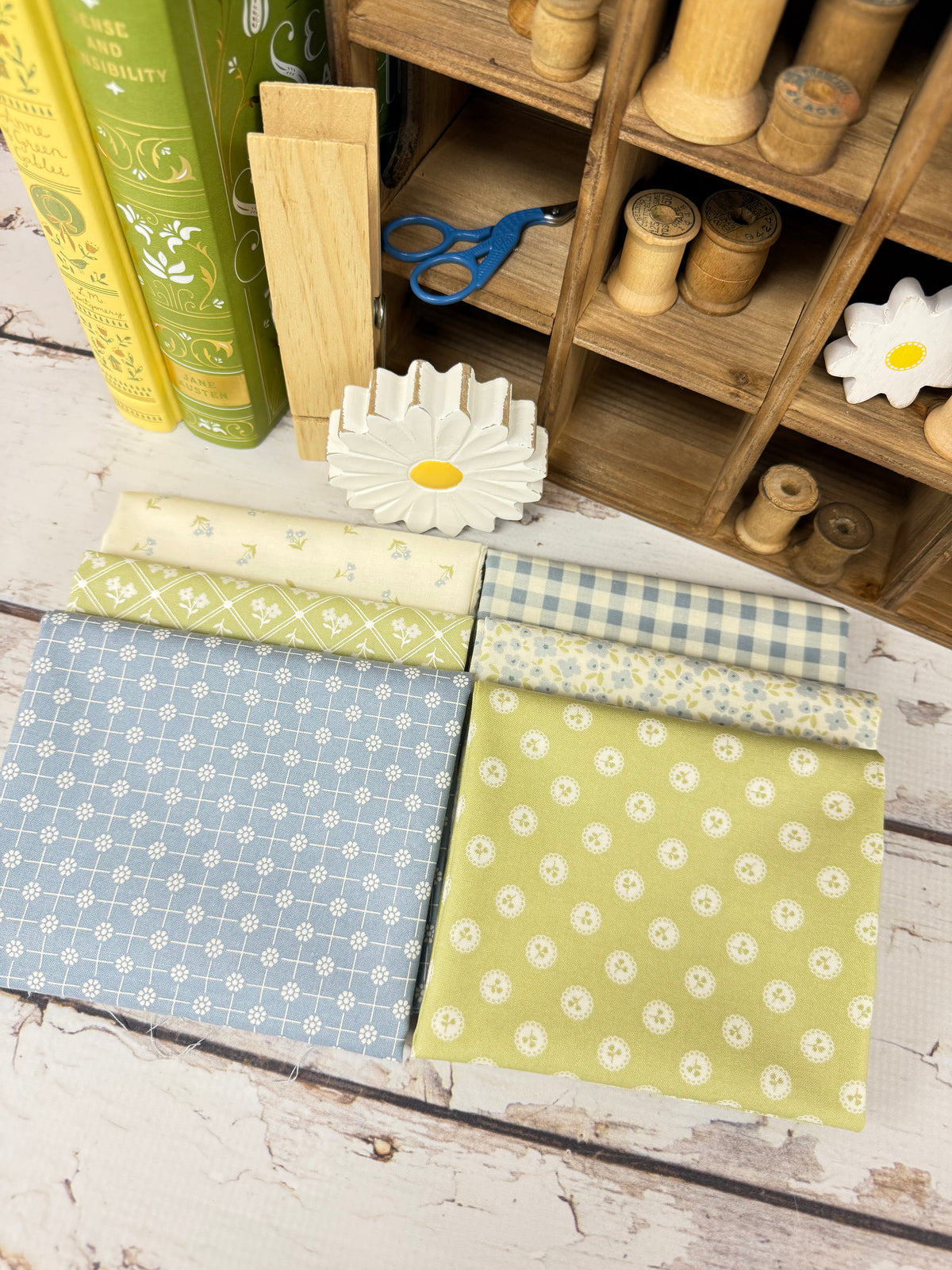 My Sew Quilty Life Assorted Fabrics - 6 Piece Fat Quarter Bundle
