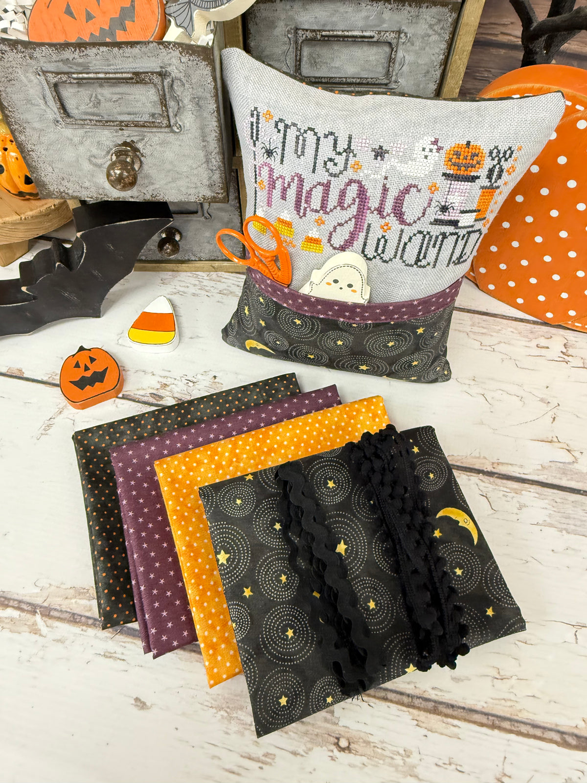 Lindsey&#39;s Halloween Finishing Favorites by Primrose Cottage