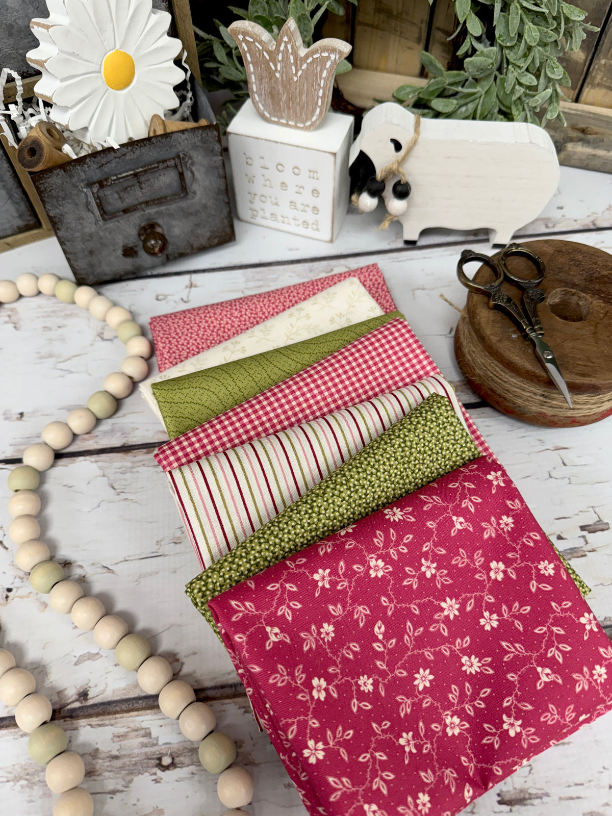 Florals &amp; Stripes Curated by Primrose Cottage - 7 Piece Fat Quarter Bundle