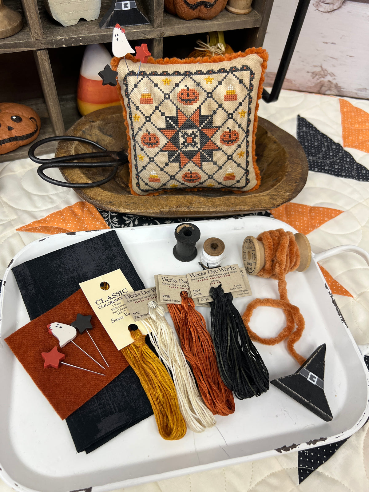 Halloween Quilt Finishing Kit/Floss Pack By Lindsey Weight of Primrose Cottage