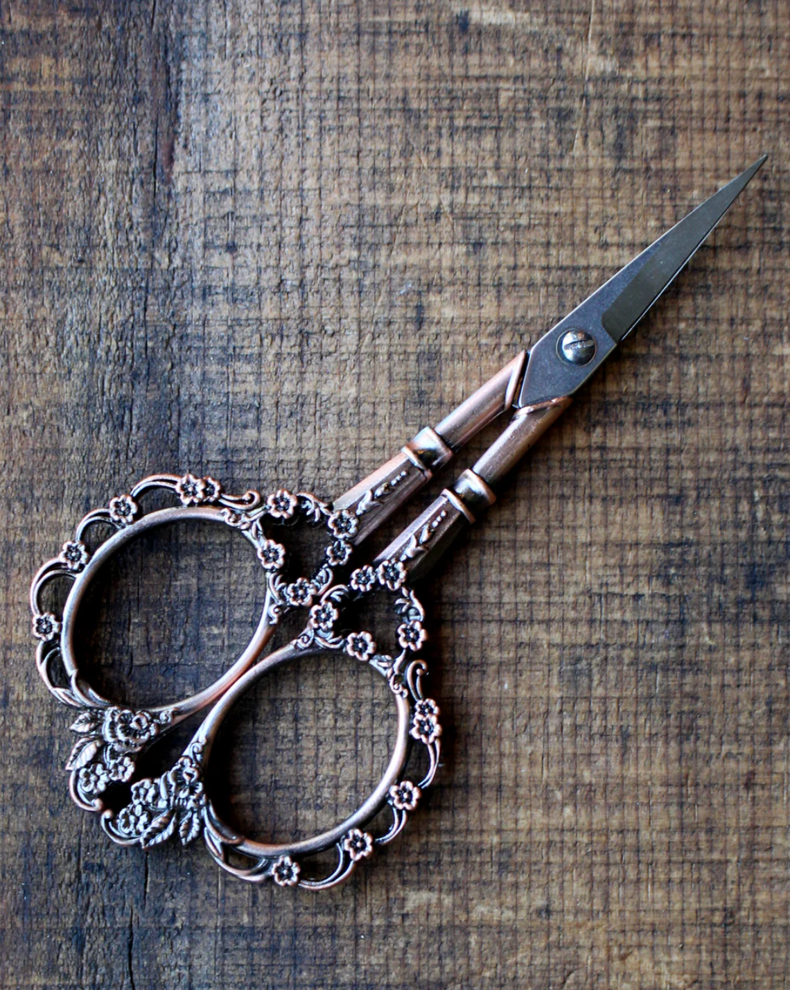 Victorian Scrollwork Scissors