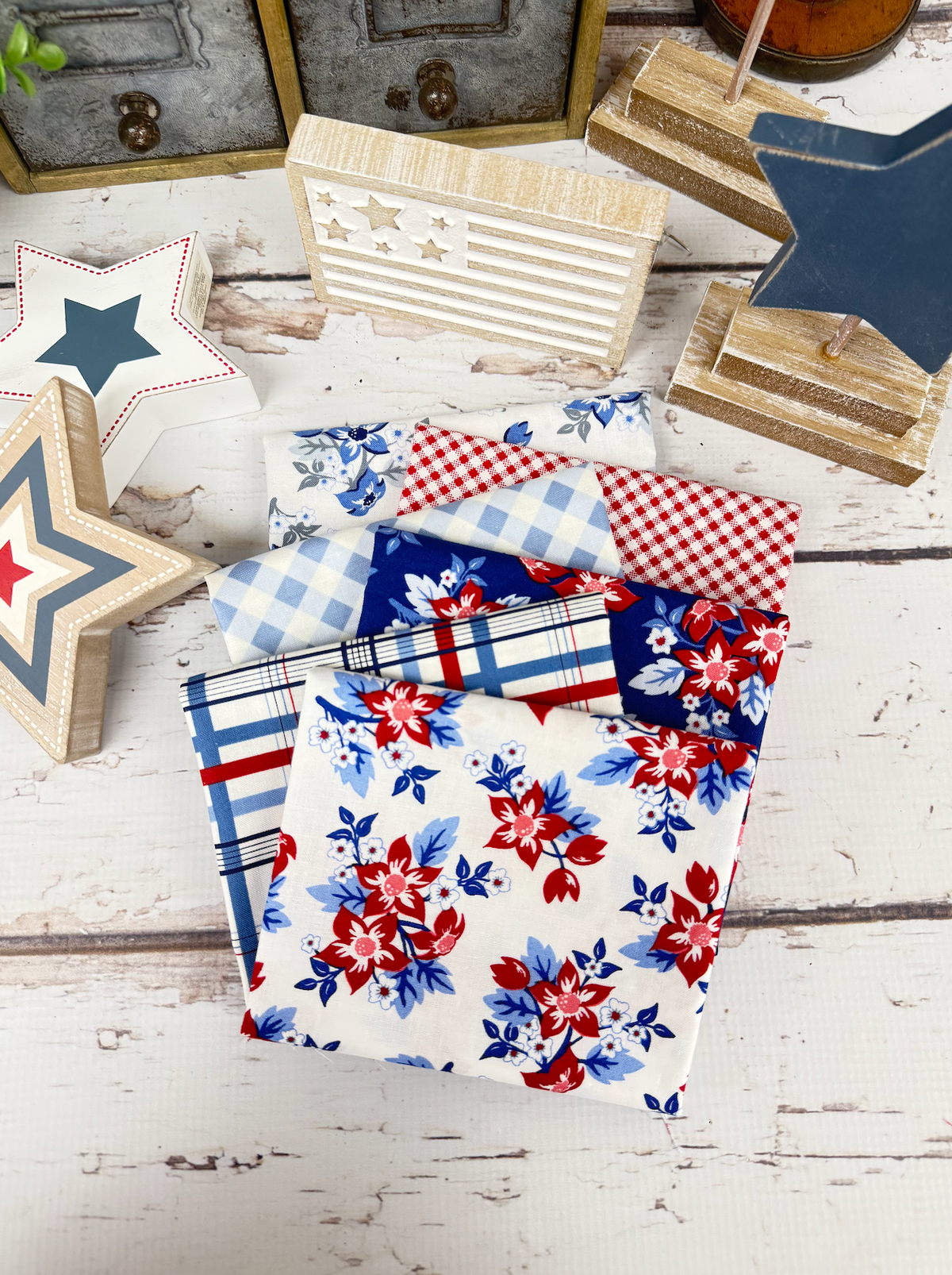 Red White and Blue Flowers Curated by Primrose Cottage - 6 Piece Fat Quarter Bundle