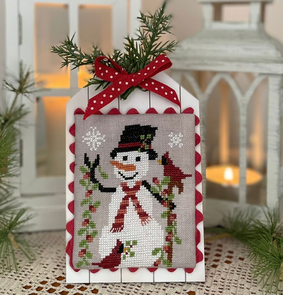 The Cardinals' Snowman Cross Stitch by Mani Di Donna - Paper Pattern