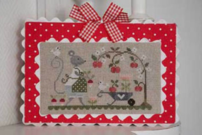 Souris Au Jardin Cross Stitch by Collection Tralala Paper Pattern