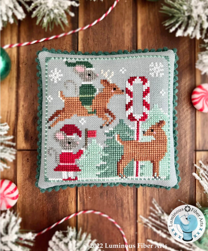 Mousecapades 4: Reindeer Games by Luminous Fiber Arts - Paper Pattern