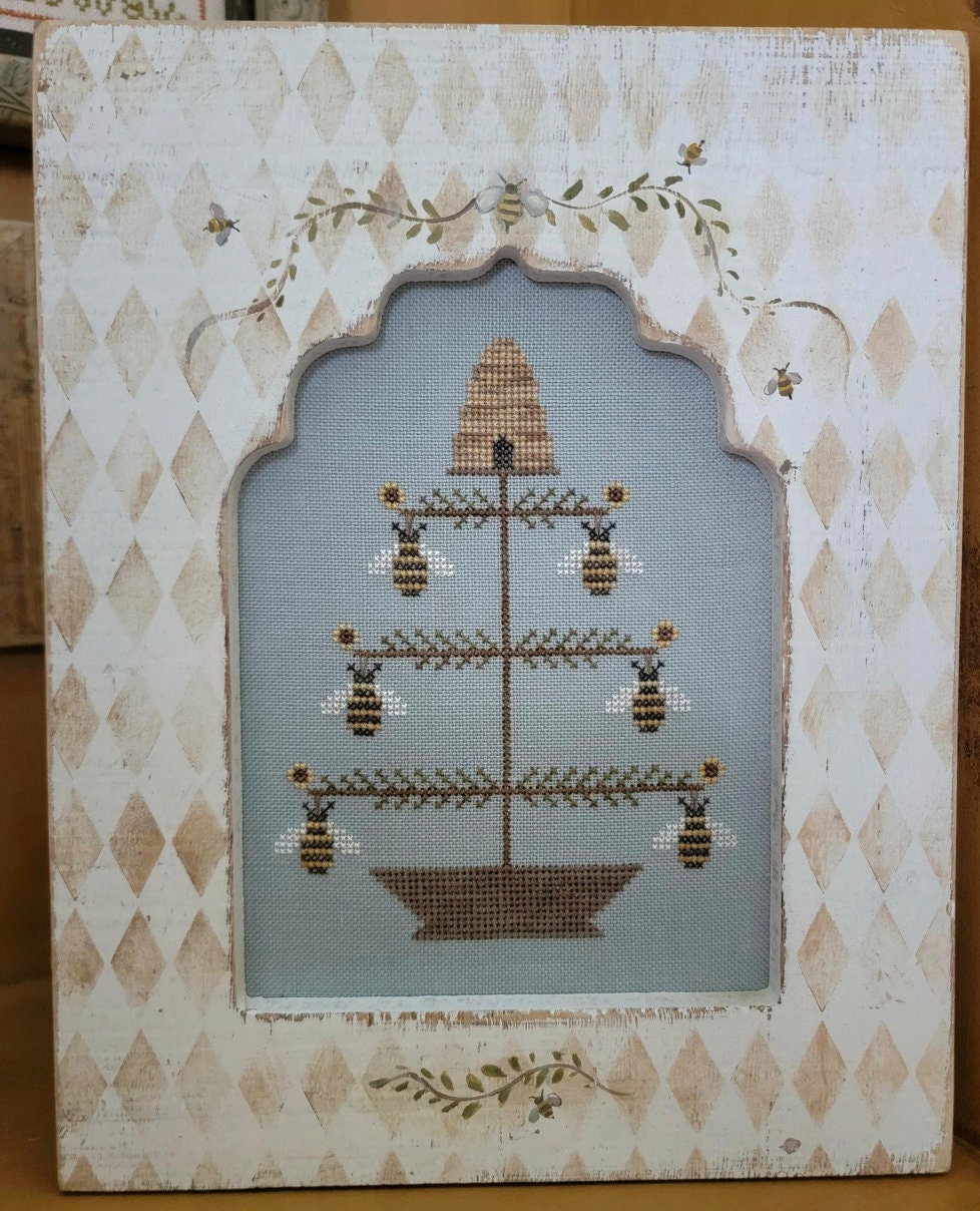 Honey Bee Feather Tree by Thread Milk Designs - Paper Pattern