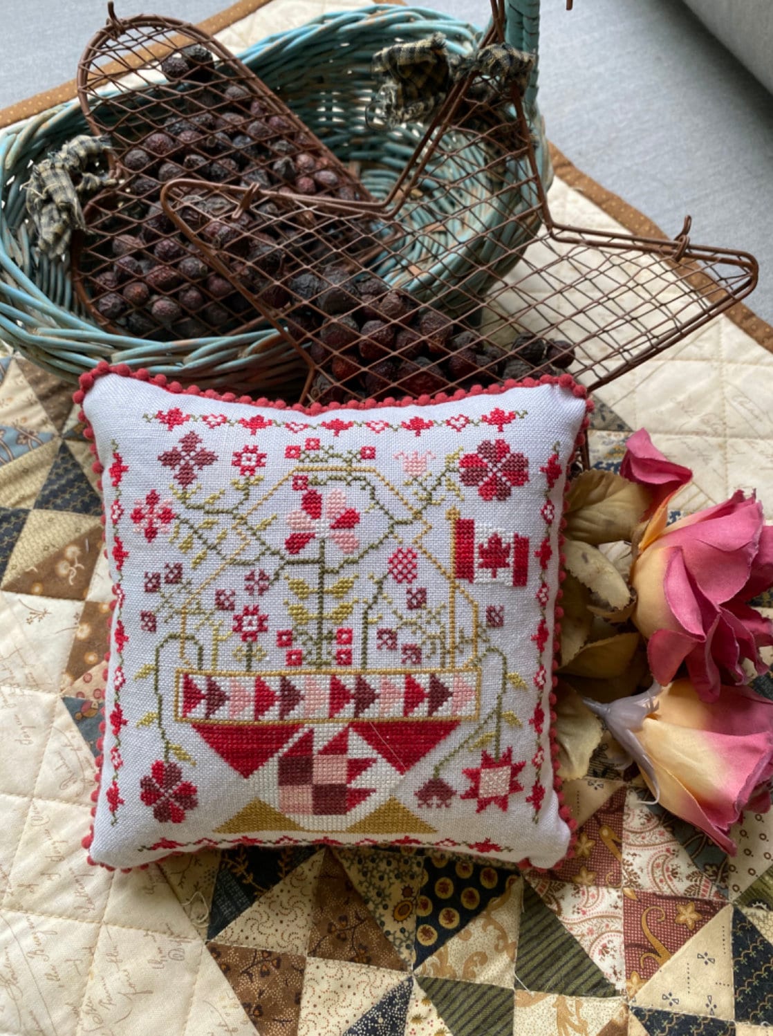 Betsy&#39;s Patriotic Basket - Canada Day Cross Stitch by Pansy Patch Quilts and Stitchery Paper Pattern