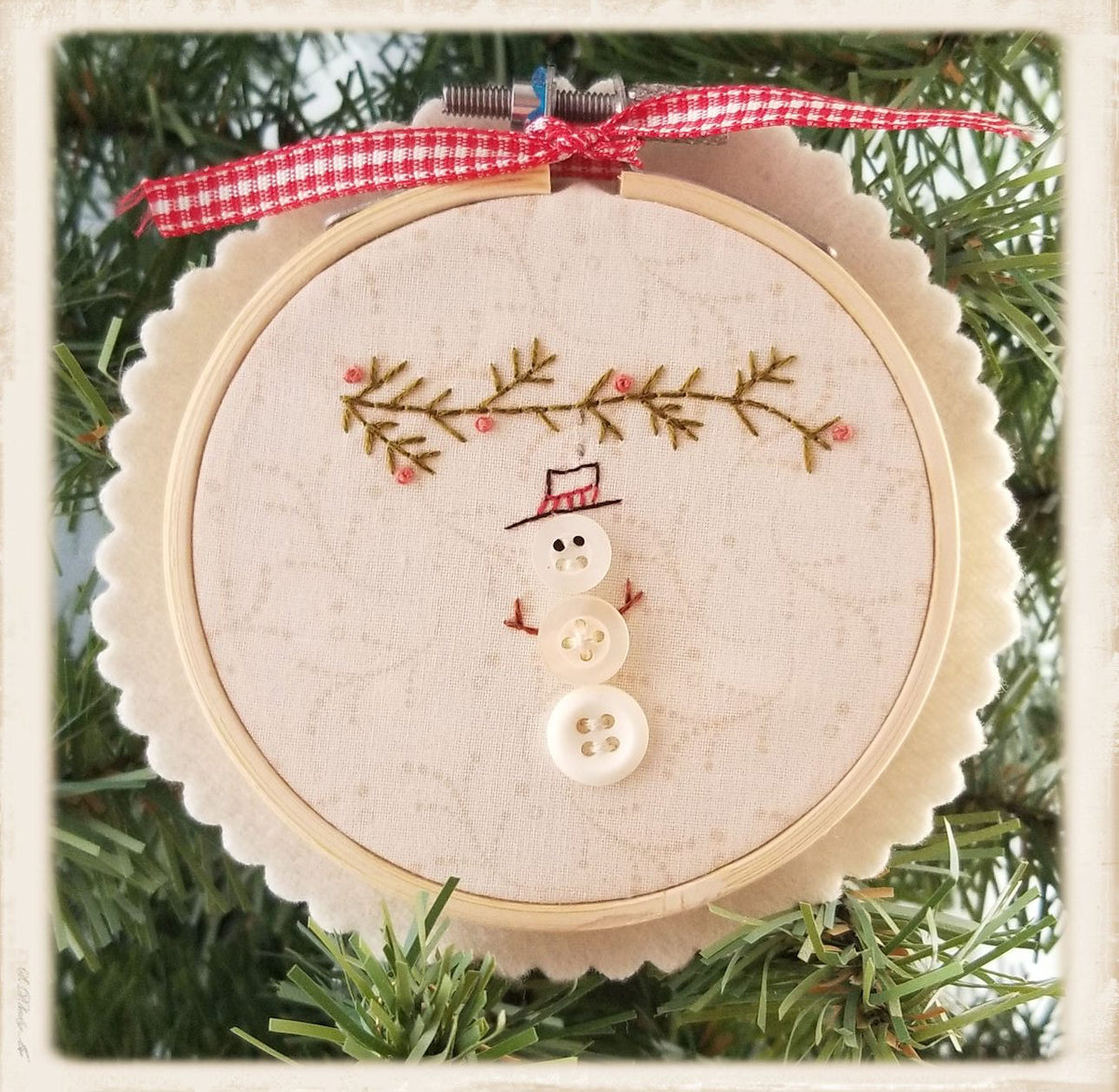 A Stitcher's Ornaments Embroidery by Plumcute Designs - Paper Pattern