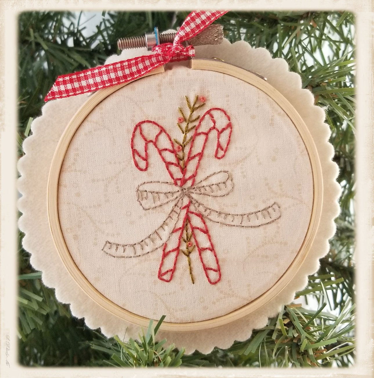 A Stitcher's Ornaments Embroidery by Plumcute Designs - Paper Pattern