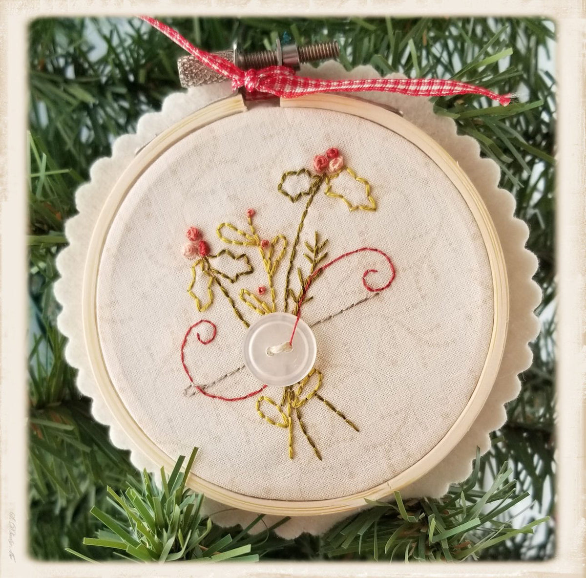 A Stitcher's Ornaments Embroidery by Plumcute Designs - Paper Pattern