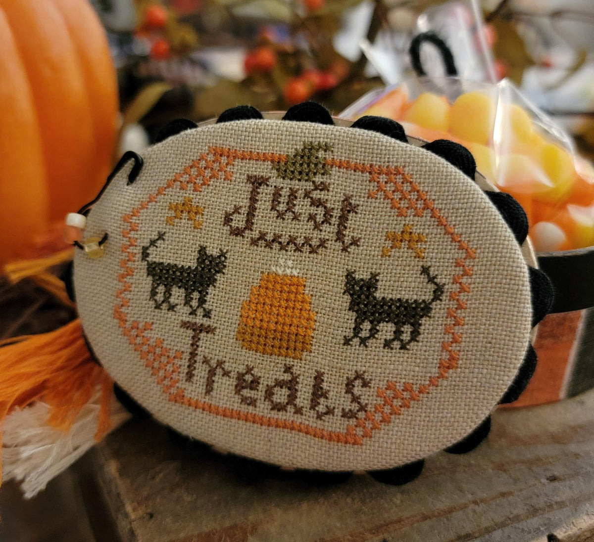 Trick-or-Treat Cove: Just Treats Cross Stitch by Thread Milk Designs - Paper Pattern