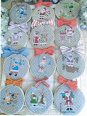 Santa Claus Calendar Cross Stitch by Cuore E Batticuore - Paper Pattern