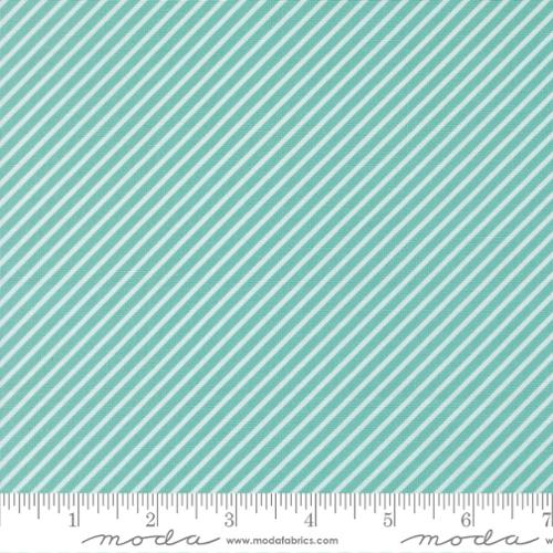 Delightfully Yours Poolside | 37708 18