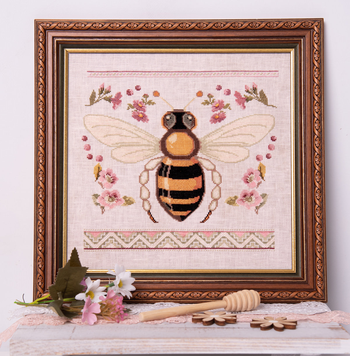 Bee and Blossoms Cross Stitch by Samplers and Primitives - Paper Pattern