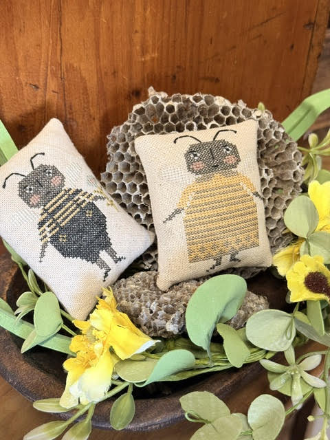 Bit Oh Honey Cross Stitch by Notforgotten Farm - Paper Pattern