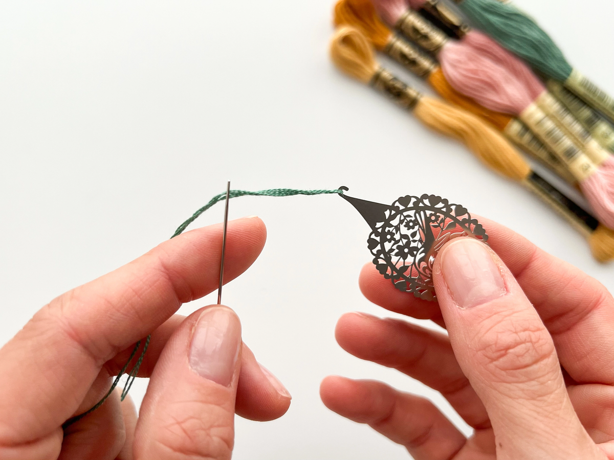 Embroidery Needle Threader