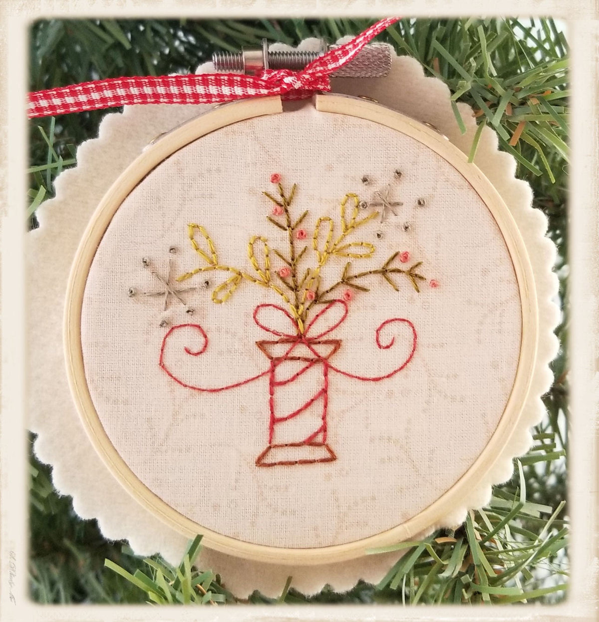 A Stitcher's Ornaments Embroidery by Plumcute Designs - Paper Pattern