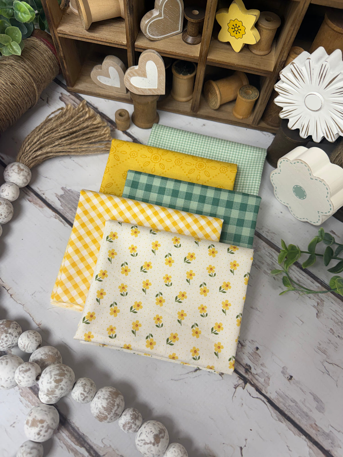 Sunshine Daisy Bundle Curated By Primrose Cottage - 5 Piece Fat Quarter Bundle