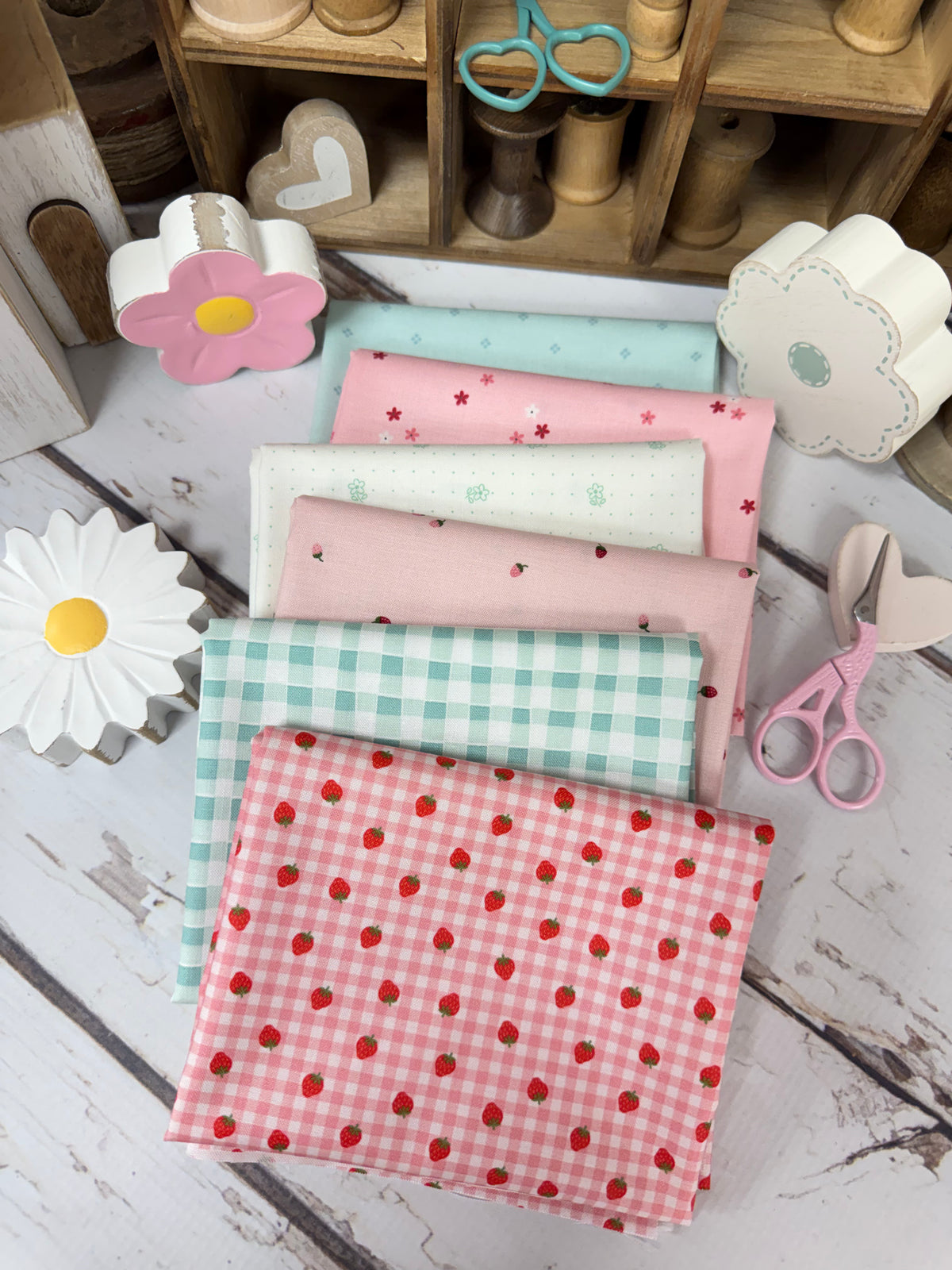 Strawberry Love Bundle Curated by Primrose Cottage - 6 Piece Fat Quarter Bundle