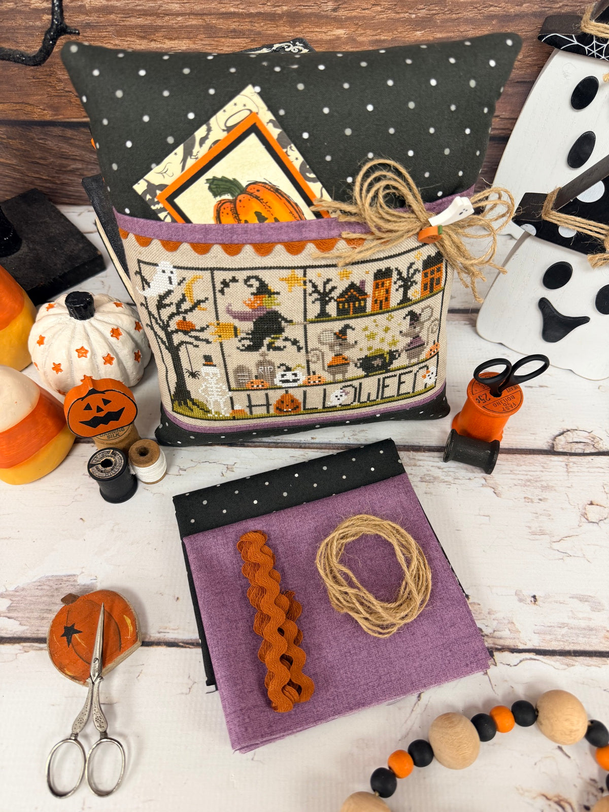 Holiday Sampling: Halloween Finishing Kit by Primrose Cottage