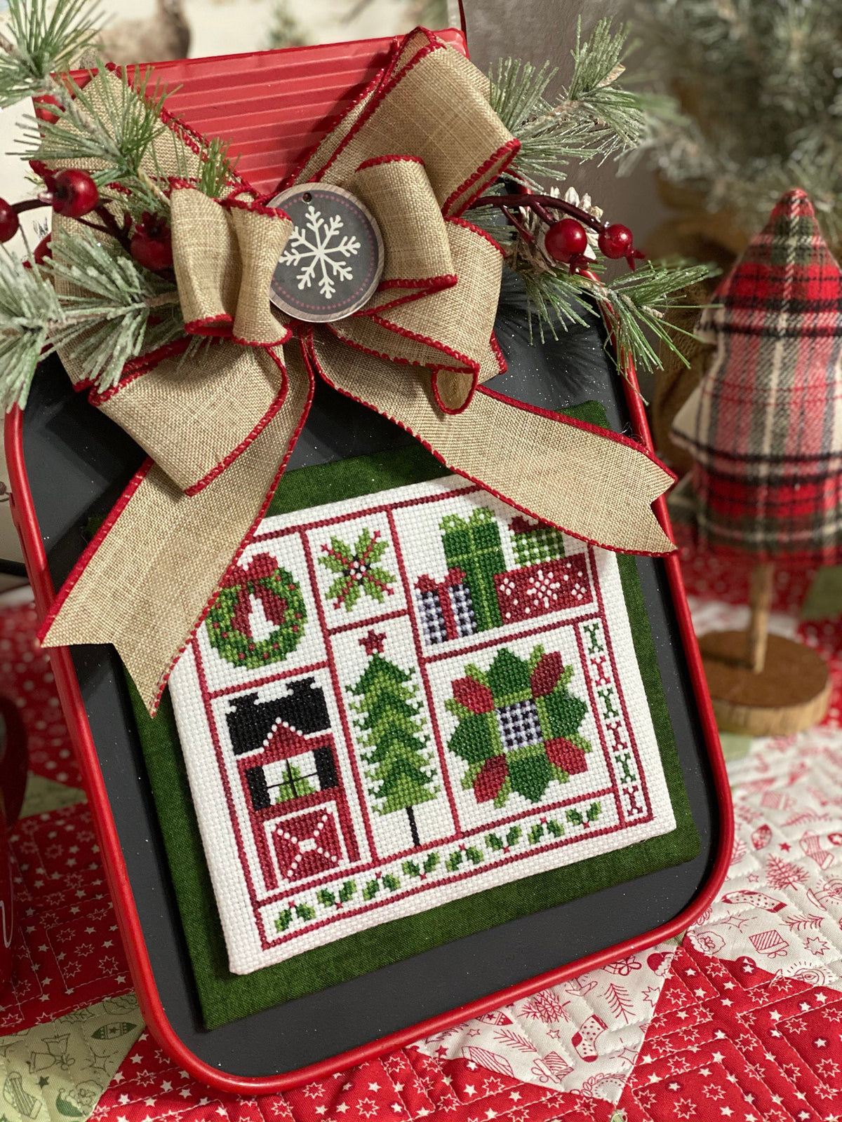 Deck the Halls Cross Stitch by Lindsey Weight of primrose Cottage Stitches - PAPER Pattern PCS-031